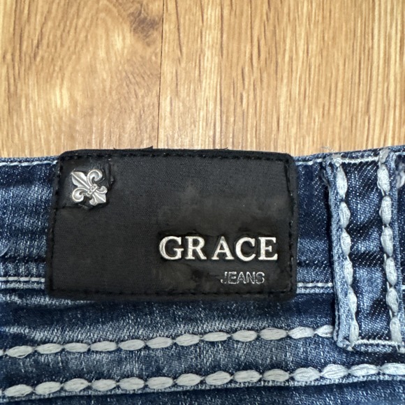 Grace In LA Women's 27 Low Rise Capri Jeans - Rhinestone Embellished Medium Wash - Picture 7 of 15